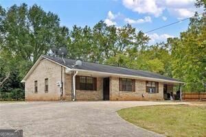 1085 Eastview Road NE Conyers GA 30012