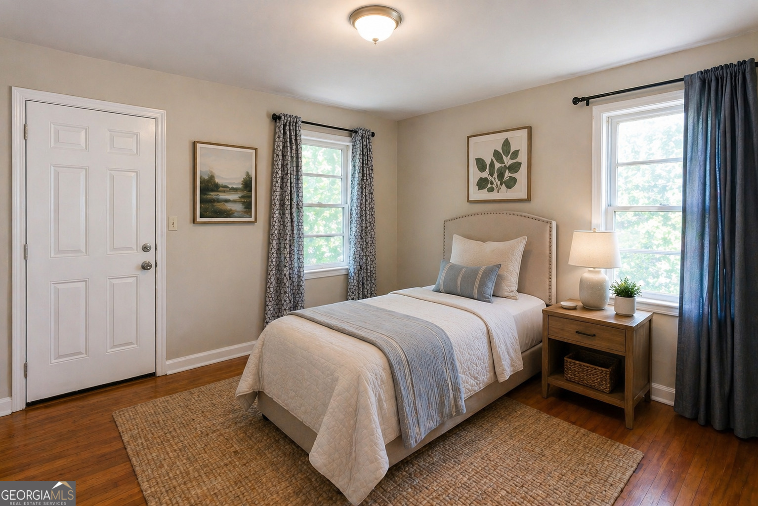 2982 Pearl Street East Point GA 30344