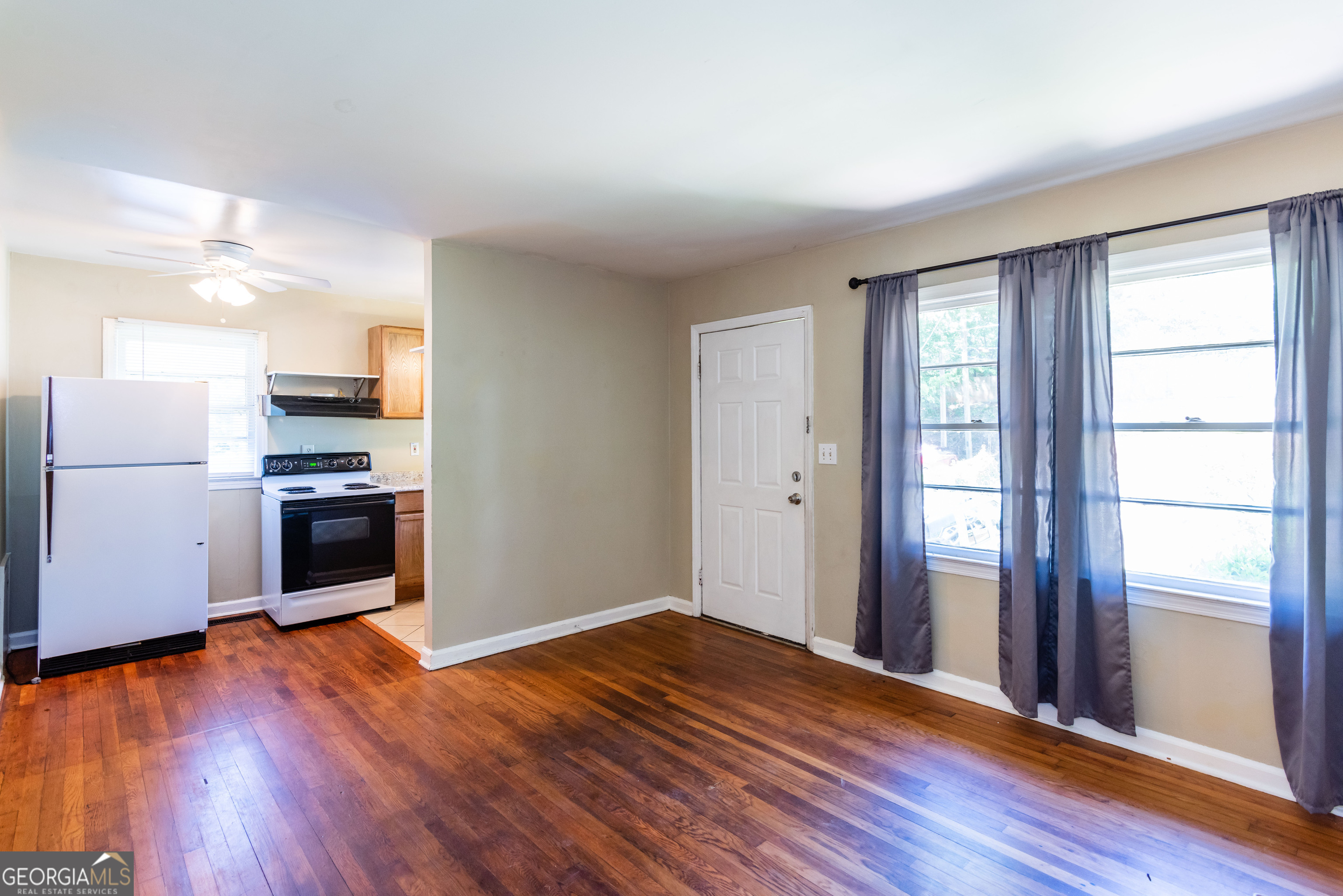 2982 Pearl Street East Point GA 30344