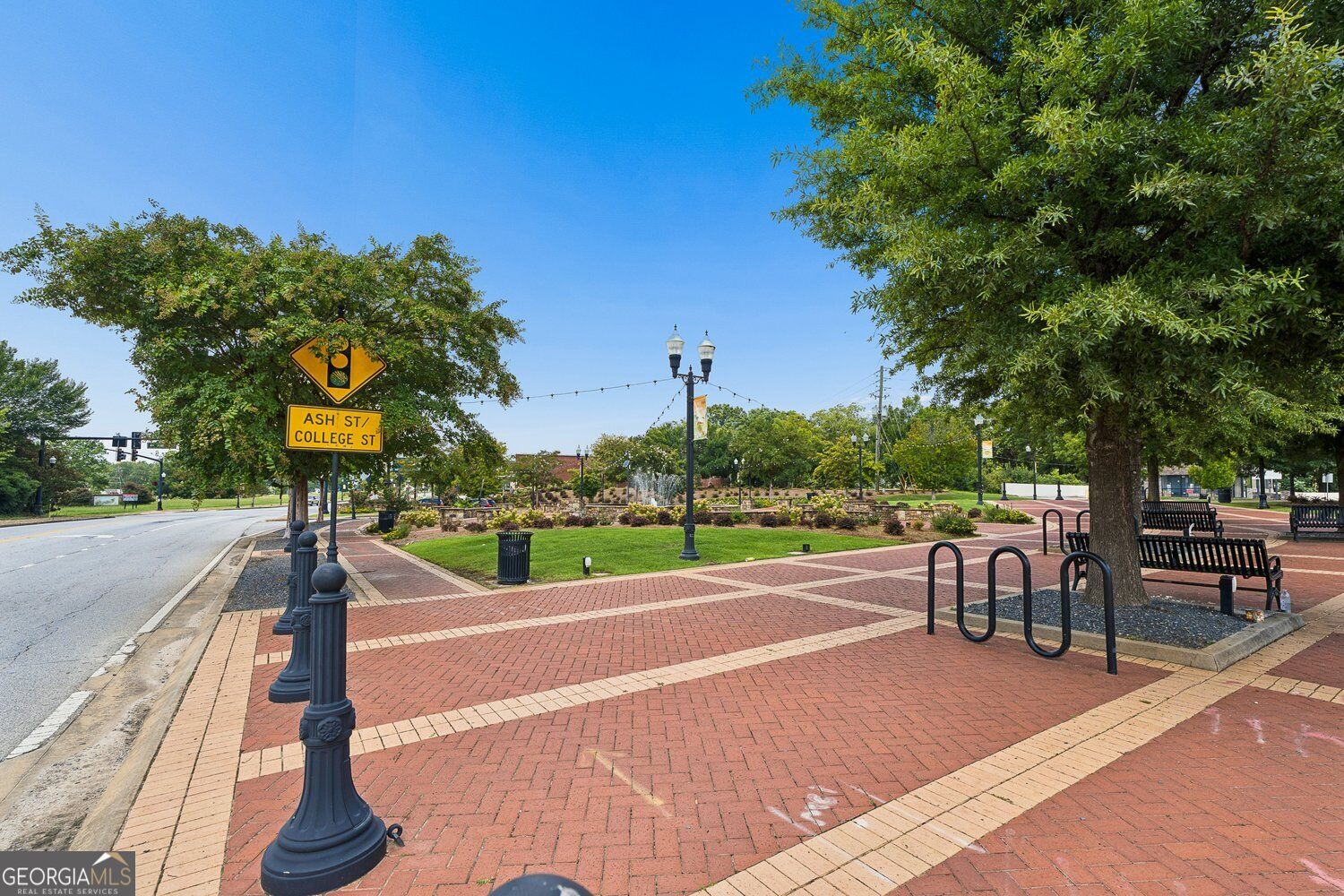 696 Hill Street Forest Park GA 30297