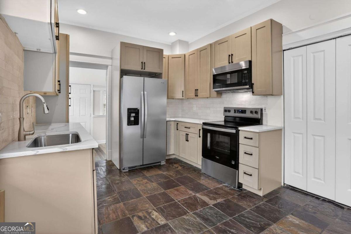 585 Jones Avenue Atlanta GA 30314