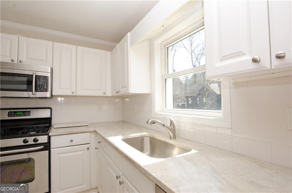 1910 La Dawn Lane NW Atlanta GA 30318