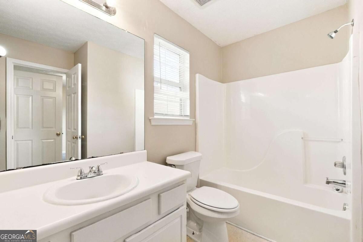 4502 Swan Trace Atlanta GA 30349
