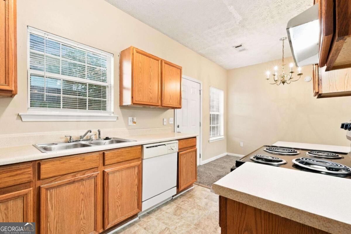 4502 Swan Trace Atlanta GA 30349