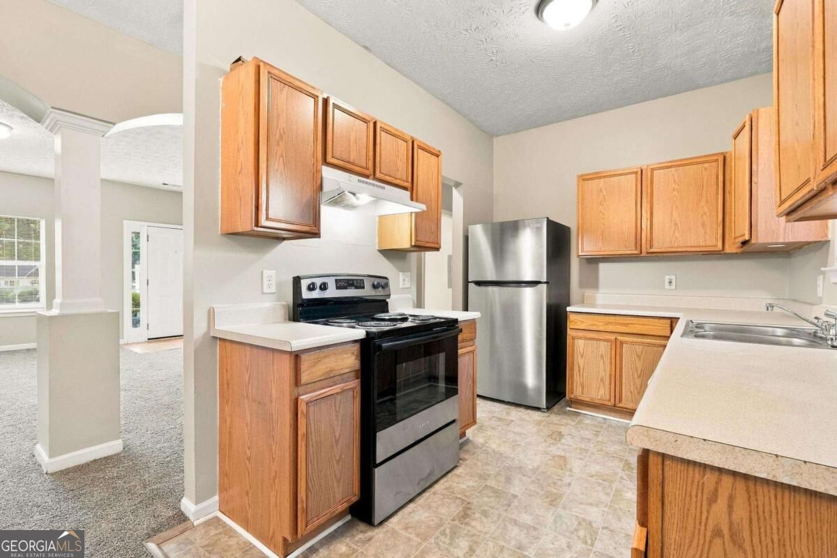4502 Swan Trace Atlanta GA 30349