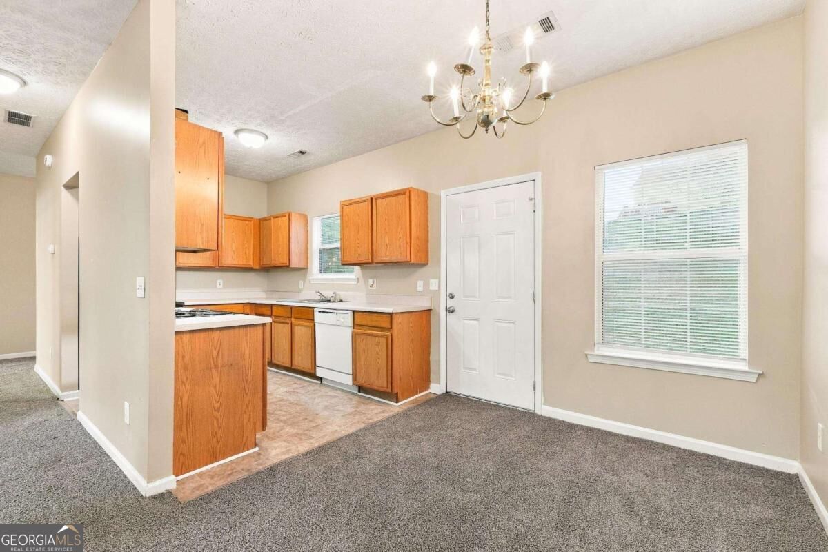 4502 Swan Trace Atlanta GA 30349