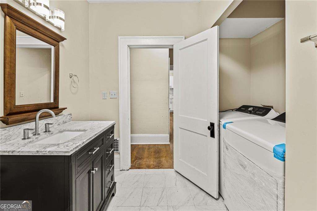 684 S Elizabeth Place NW Atlanta GA 30318