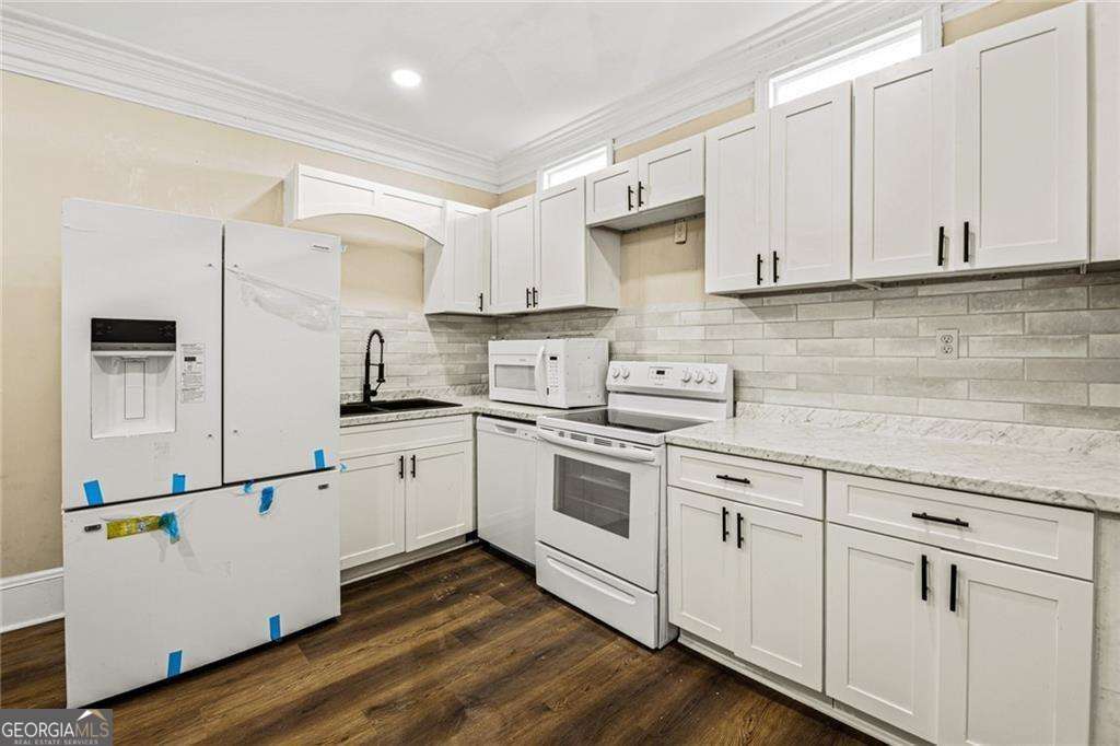 684 S Elizabeth Place NW Atlanta GA 30318