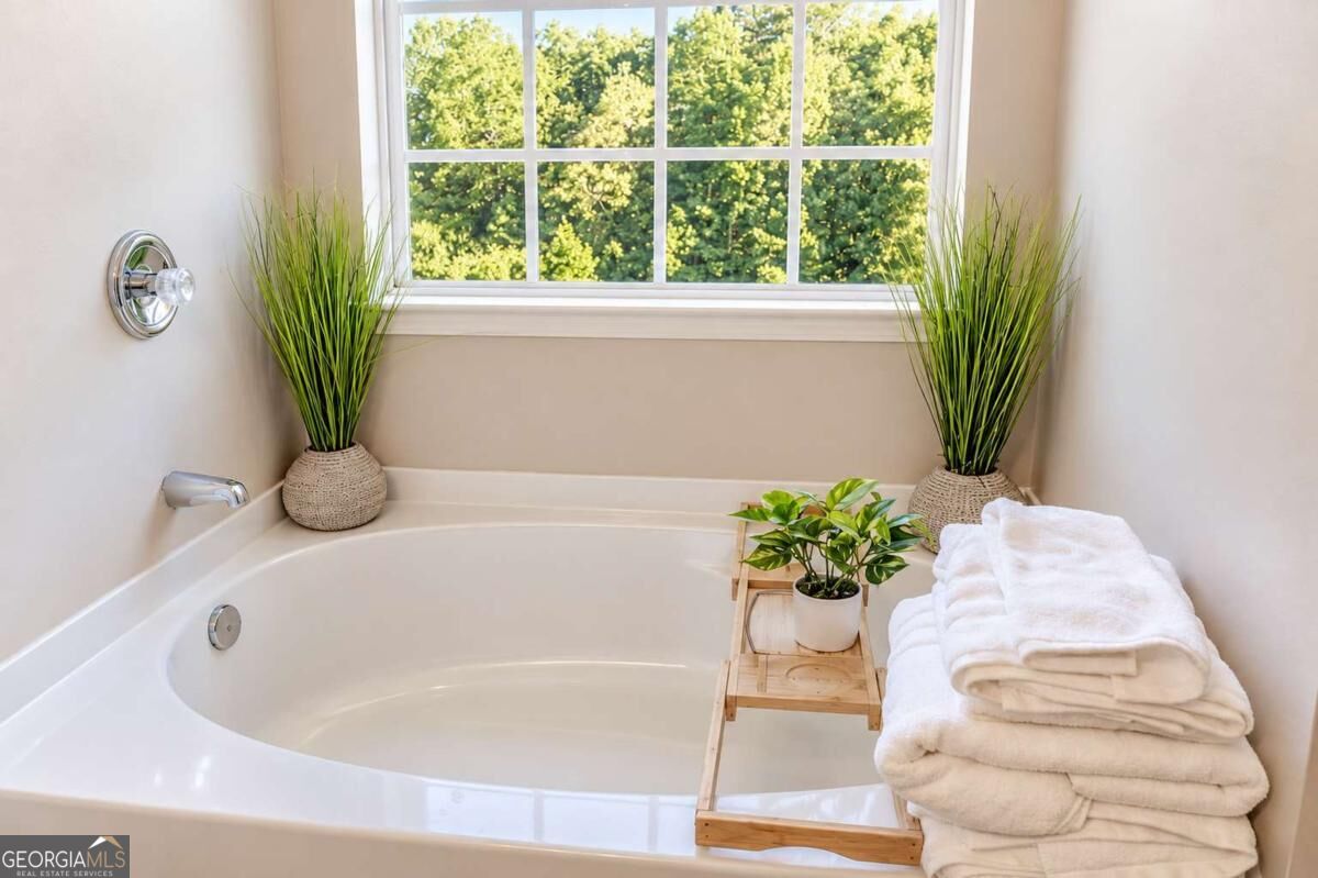 1415 Bay Overlook- Drive Woodstock GA 30188
