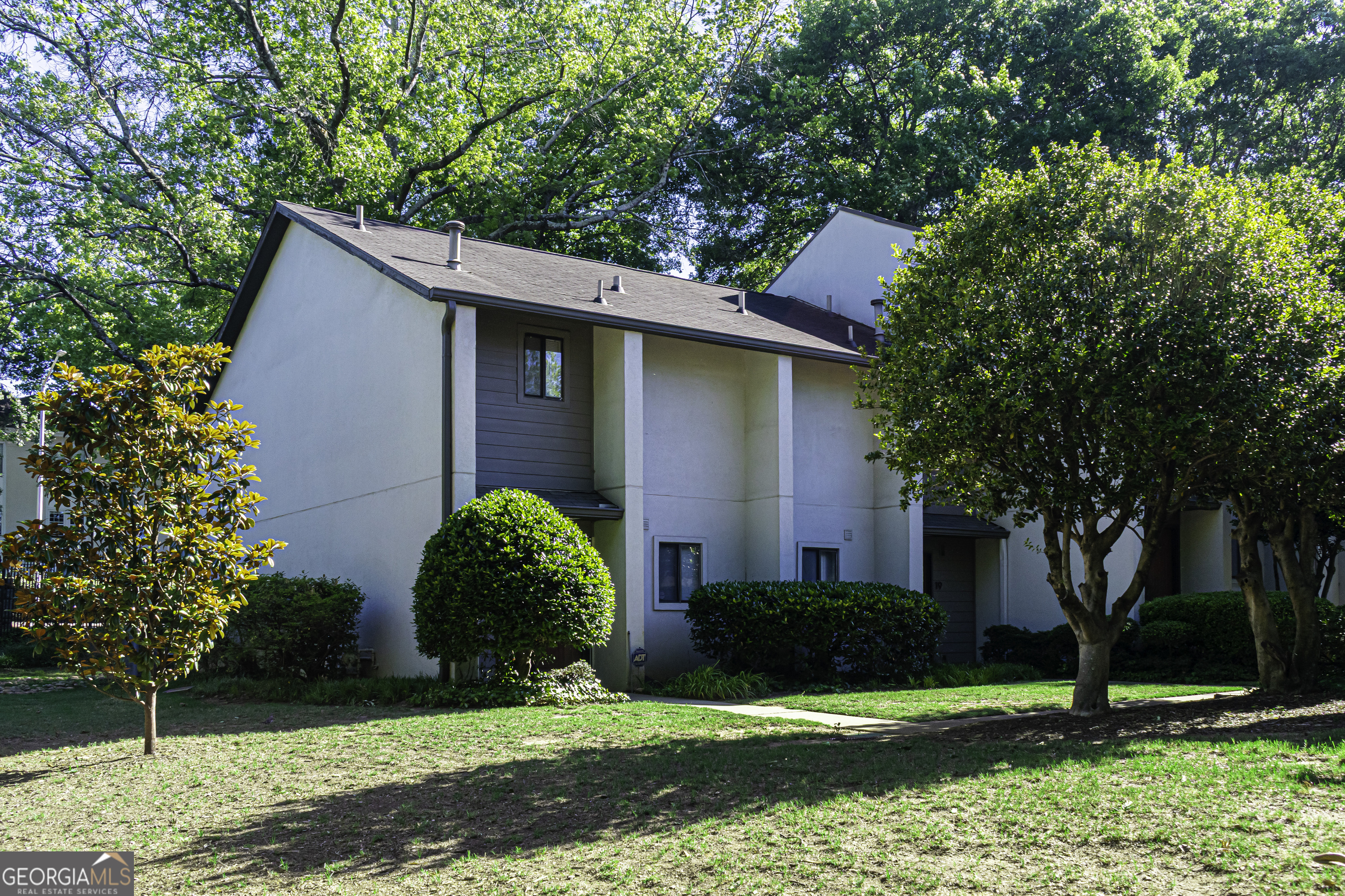 19 Finch Trail NE Atlanta GA 30308