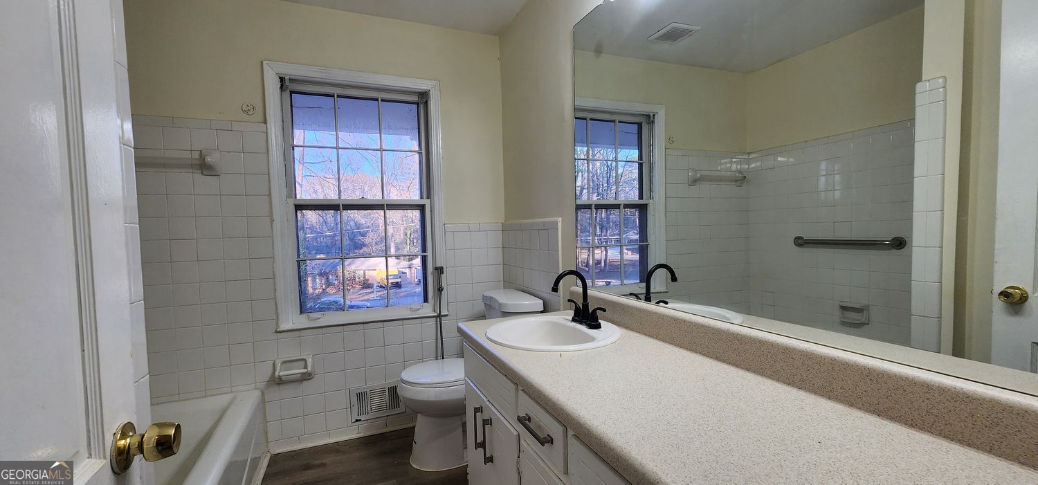 2349 Valley Way Snellville GA 30078
