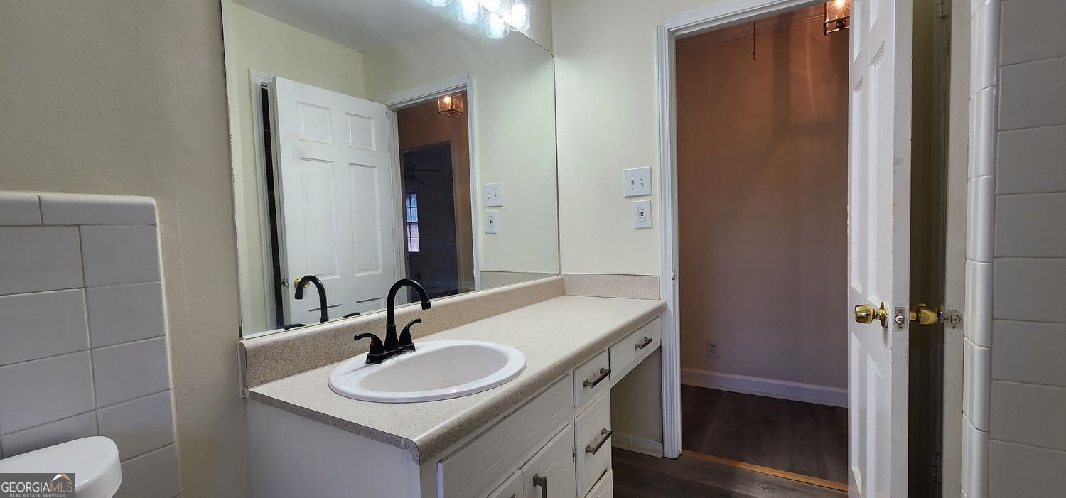 2349 Valley Way Snellville GA 30078