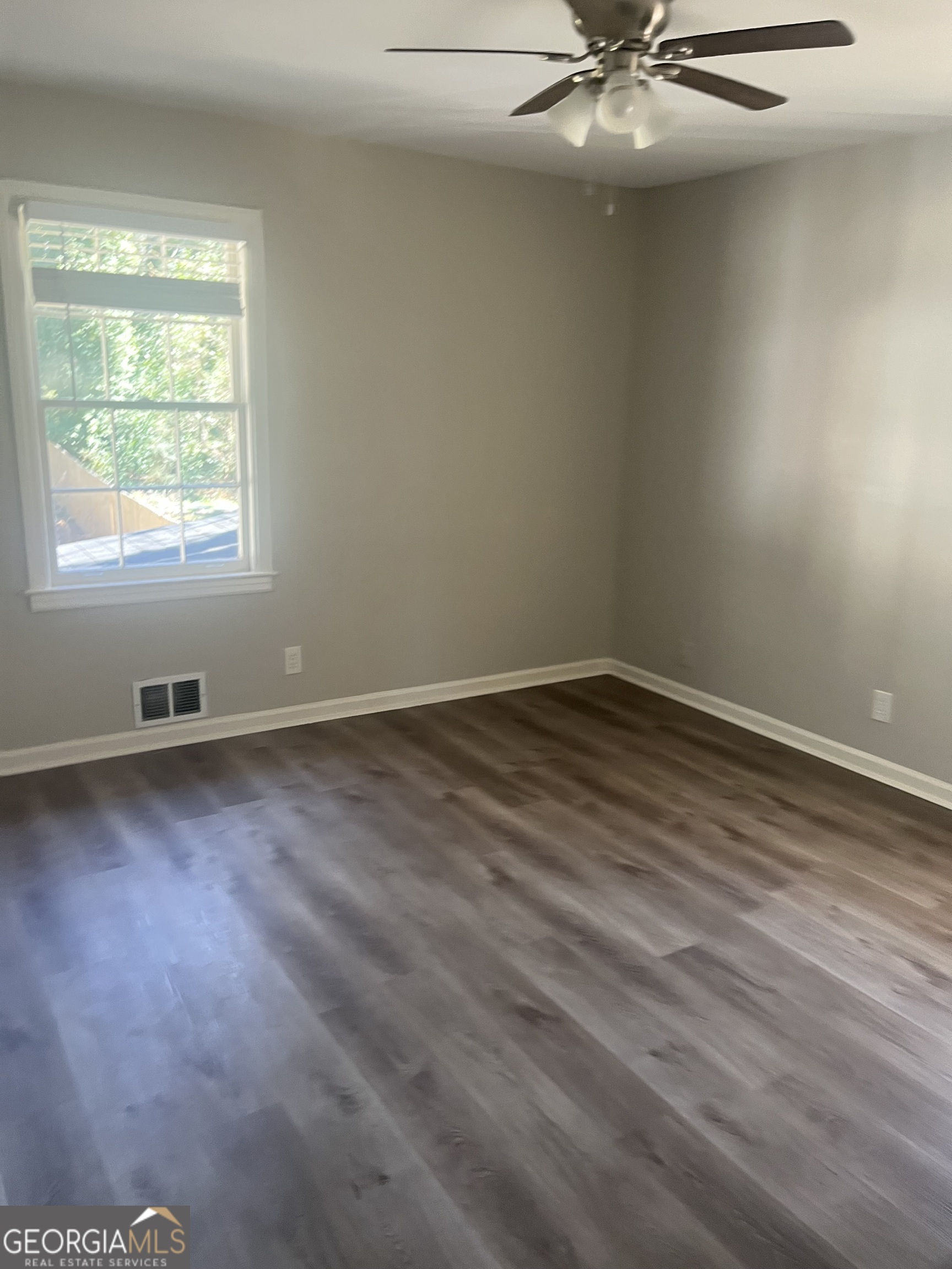 1262 Lorenzo Drive SW Atlanta GA 30310