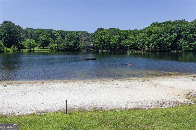 649 SW Kenilworth Circle Stone Mountain GA 30083