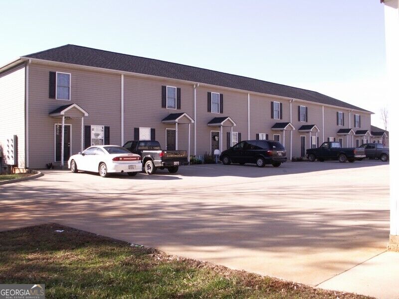 120 Cardinal Court Cleveland GA 30528
