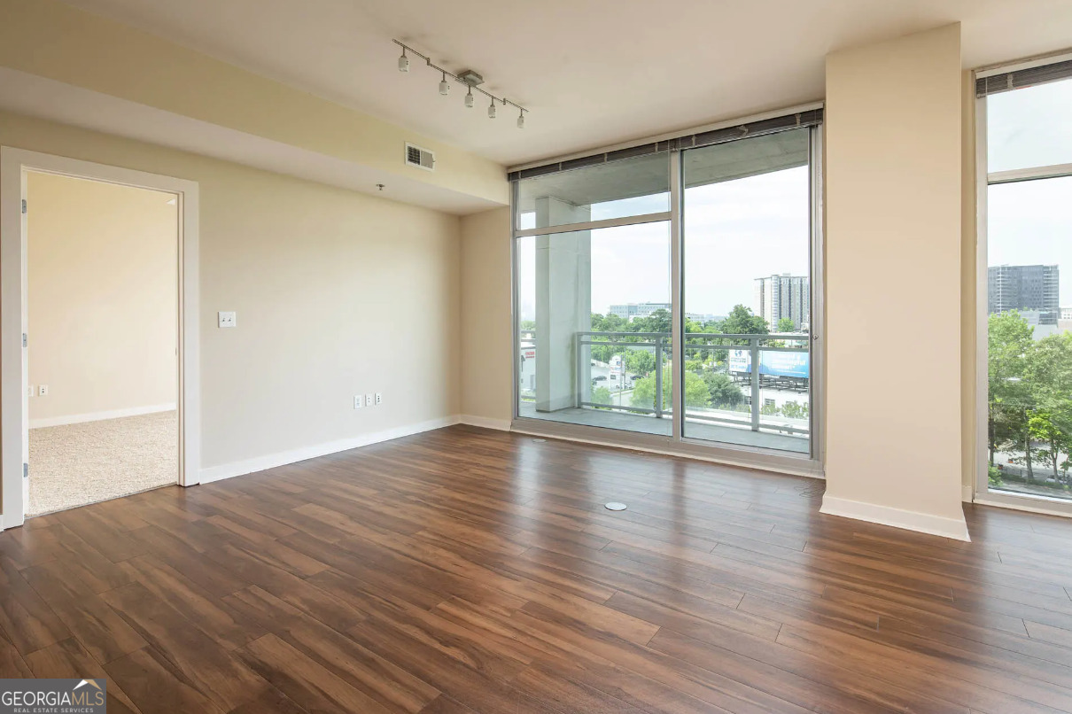 3242 Peachtree Road NE Atlanta GA 30305