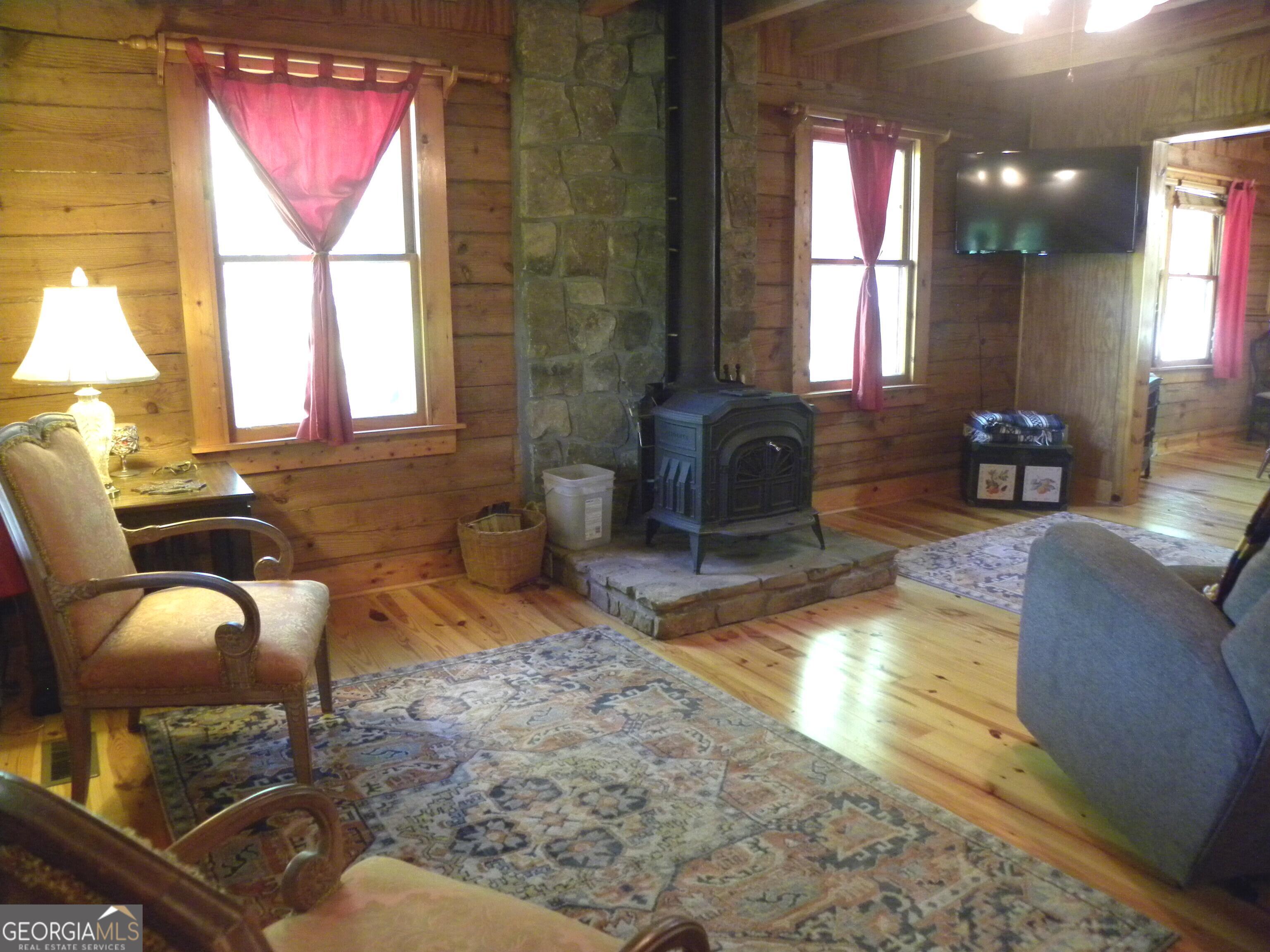 153 Will Zoellner Lane Mountain City GA 30525
