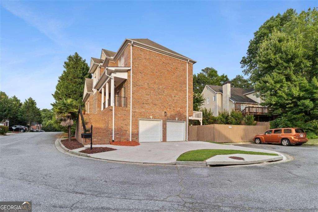 1711 Summit Glen Lane NE Atlanta GA 30329