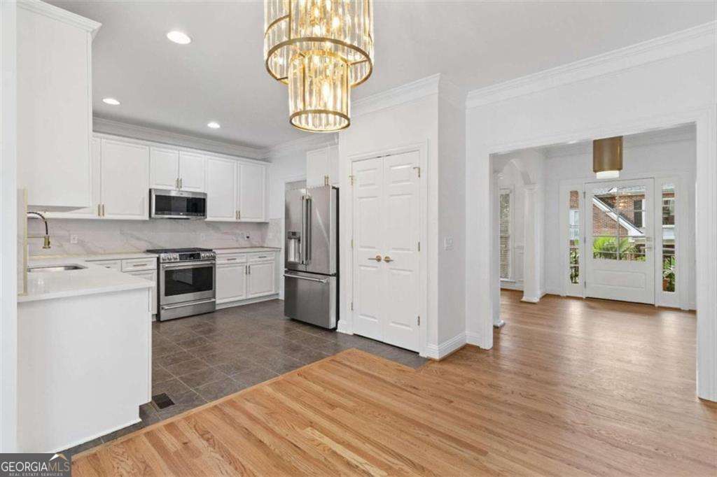 1711 Summit Glen Lane NE Atlanta GA 30329