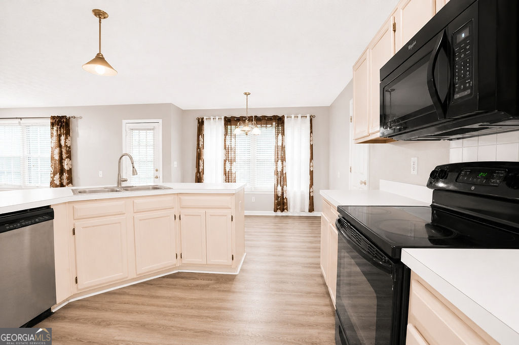 775 Stonemill Manor Lithonia GA 30058