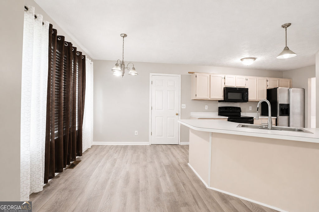 775 Stonemill Manor Lithonia GA 30058