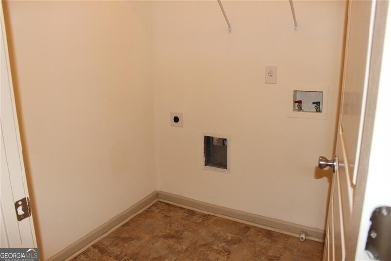 6065 Apple Rose Drive Alpharetta GA 30004