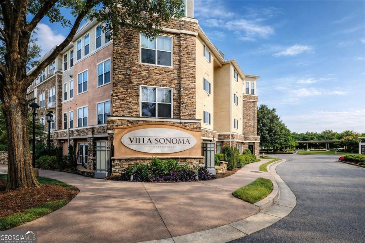 10 Perimeter Summi Boulevard NE Atlanta GA 30319