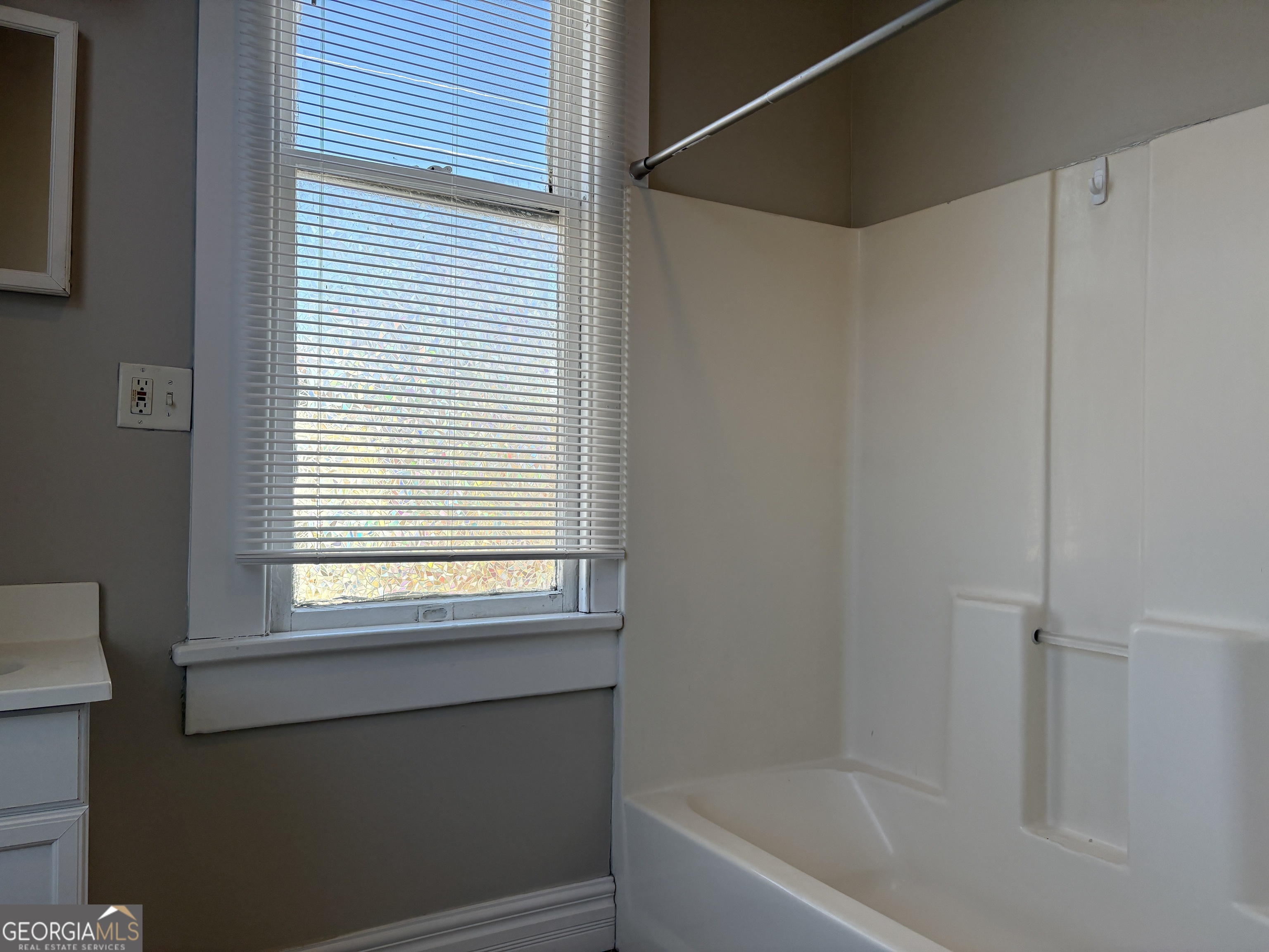 836 E Henry Street Savannah GA 31401
