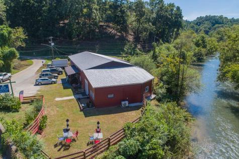 260 Mccutchen Street Ellijay GA 30540