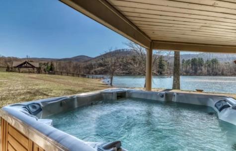 201 Mountainside Parkway Ellijay GA 30536