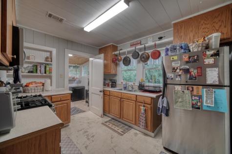 54 Bakeshop Lane Cleveland GA 30528