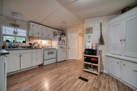 54 Bakeshop Lane Cleveland GA 30528