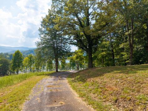 314 Lakeside Drive Hiawassee GA 30546