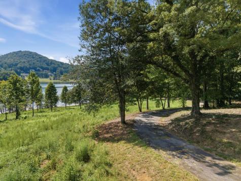 314 Lakeside Drive Hiawassee GA 30546