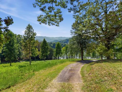 314 Lakeside Drive Hiawassee GA 30546