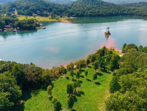 314 Lakeside Drive Hiawassee GA 30546