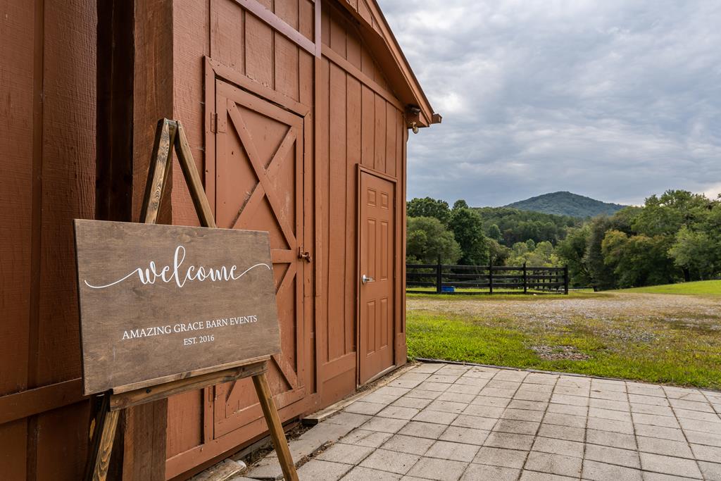 86 Stable Gate Drive Blairsville GA 30512