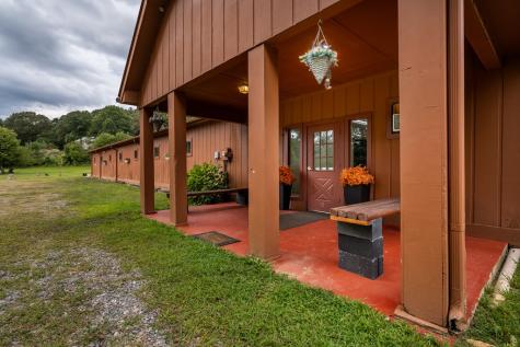 86 Stable Gate Drive Blairsville GA 30512