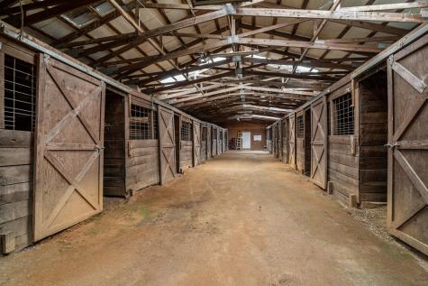 86 Stable Gate Drive Blairsville GA 30512