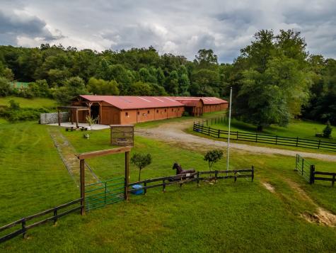 86 Stable Gate Drive Blairsville GA 30512