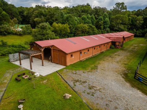 86 Stable Gate Drive Blairsville GA 30512