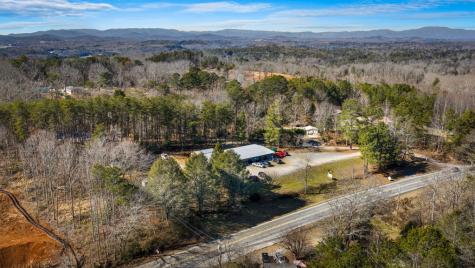 27 Shields Road Mineral Bluff GA 30559