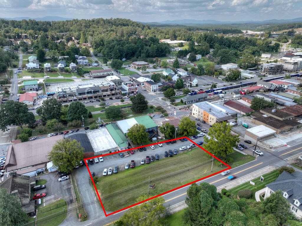 1.01 Acr E First Street Blue Ridge GA 30513