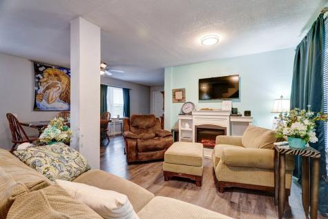 28 Weaver Street Mccaysville GA 30555