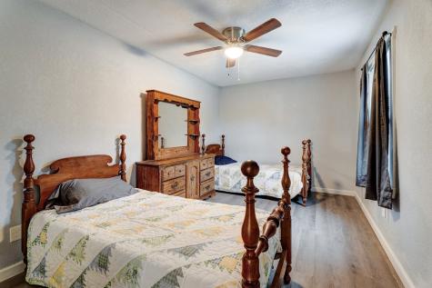 28 Weaver Street Mccaysville GA 30555