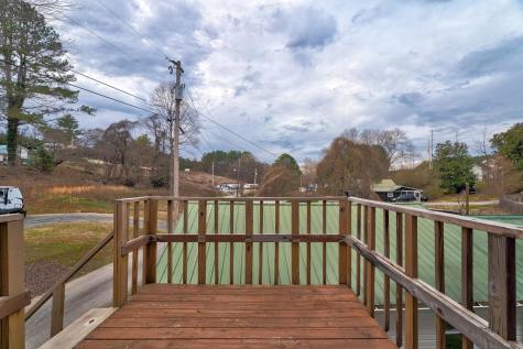 28 Weaver Street Mccaysville GA 30555