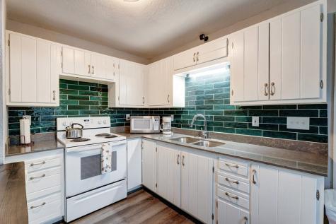 28 Weaver Street Mccaysville GA 30555