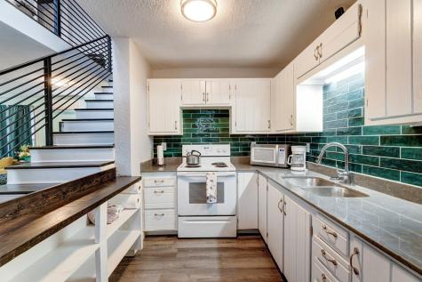 28 Weaver Street Mccaysville GA 30555