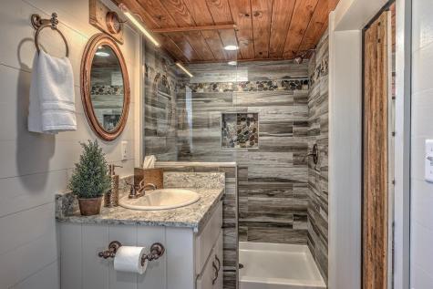 476, 478 Lapidary Lane Young Harris GA 30582