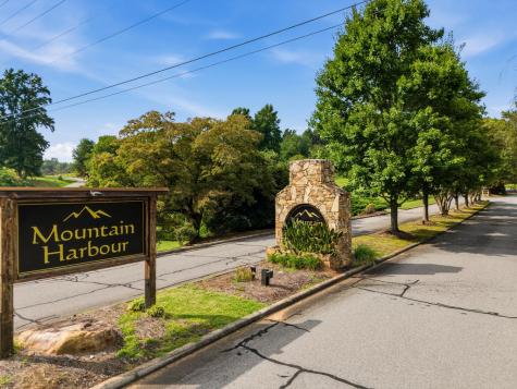 476 Licklog Ridge Hayesville NC 28904